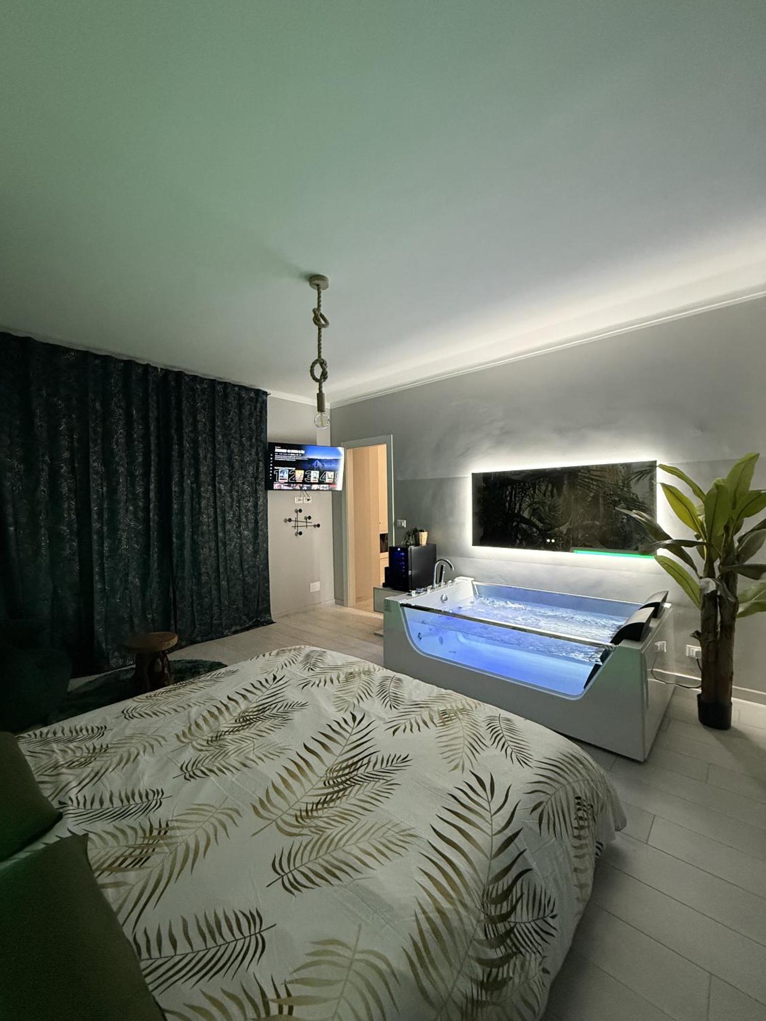 Tropical Rhapsody - Jacuzzi & King Size A Centro * Turin
