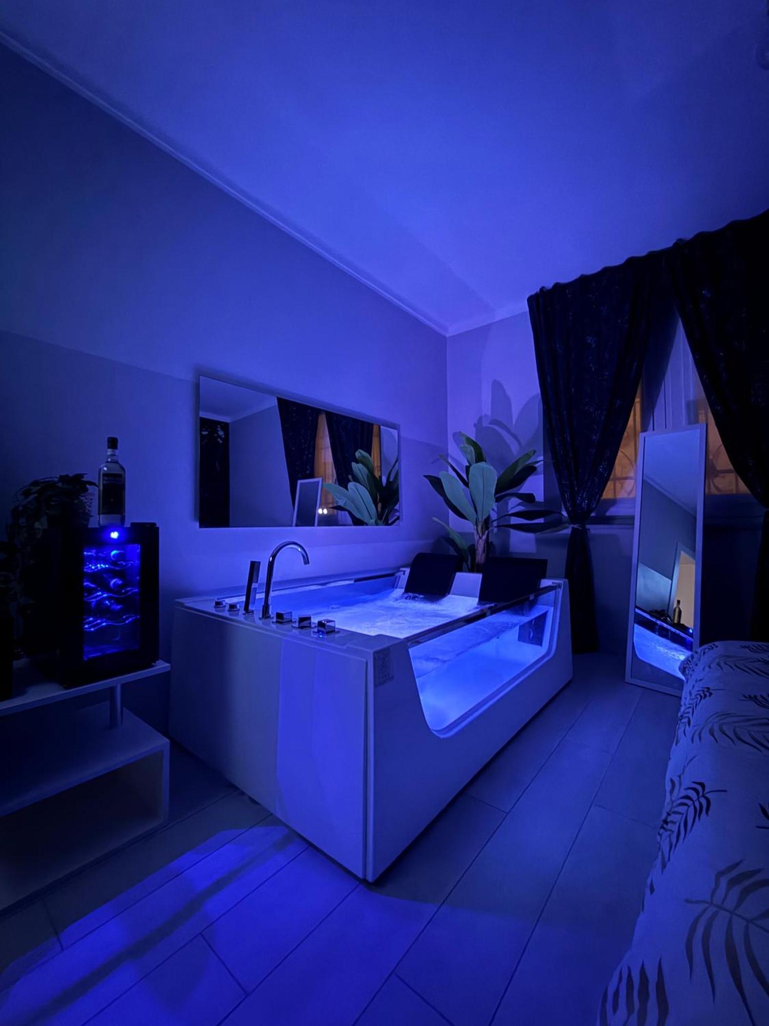 Tropical Rhapsody - Jacuzzi & King Size A Centro