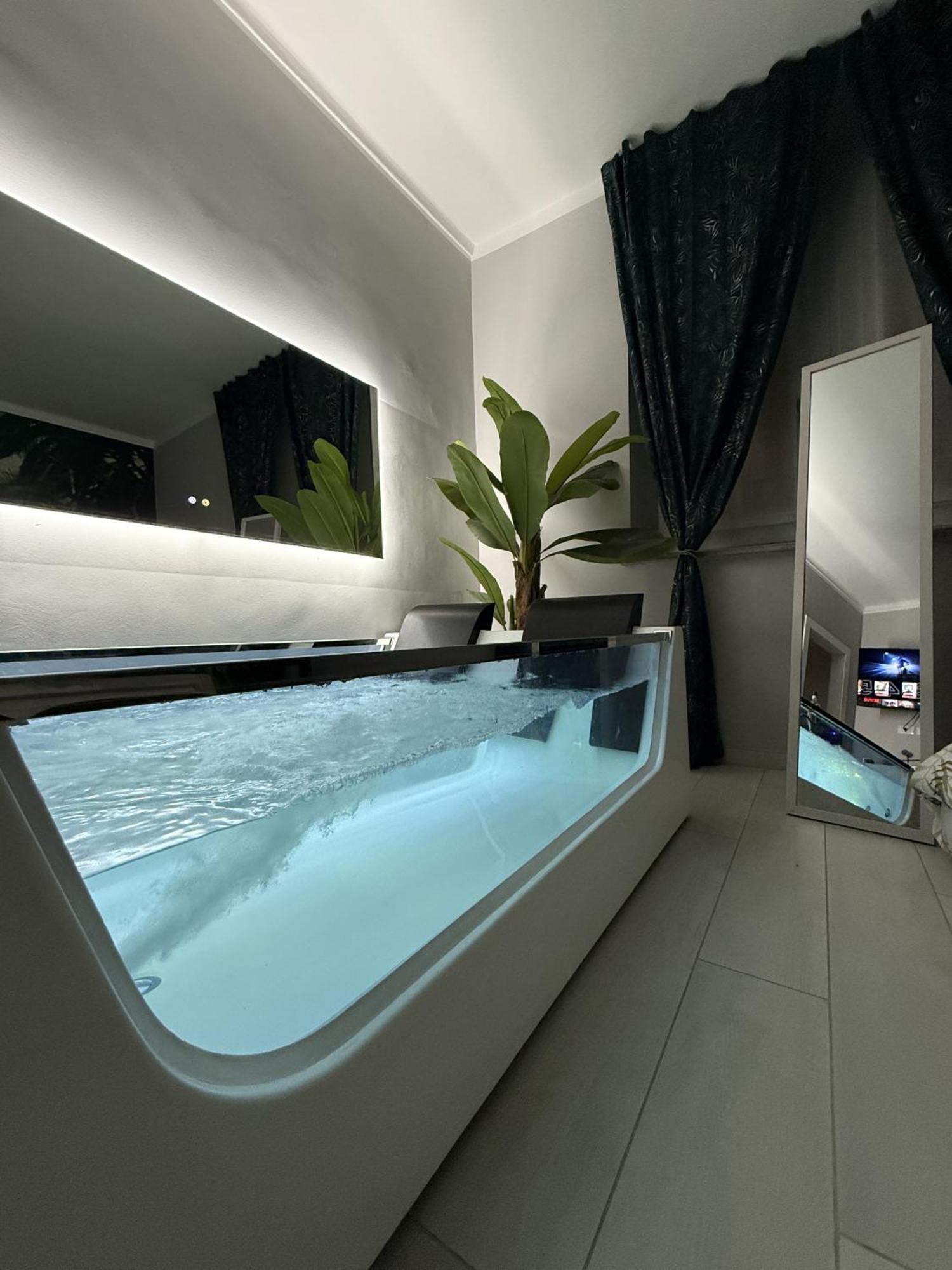 Tropical Rhapsody - Jacuzzi & King Size A Centro Turin